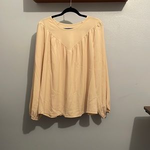 Women’s crème blouse. Boho. NWOT. Size medium